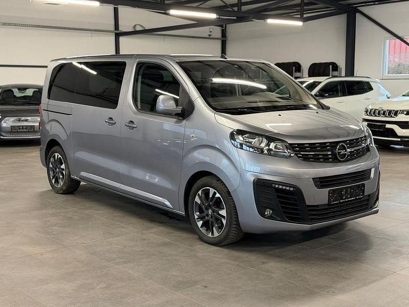Grau Gebraucht 2021 Opel Zafira Life Edition Van / Kleinbus | 29.850 € (Superpreis) - Bild 1/4