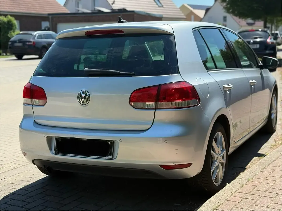 Gebraucht VW Golf VI 105 PS (77 kW) 2009 Silber Kleinwagen