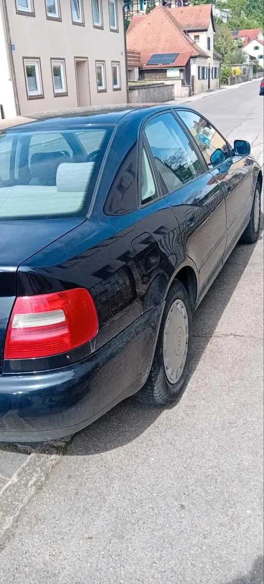 Gebraucht Audi A4 101 PS (74 kW) 1997 Blau Limousine