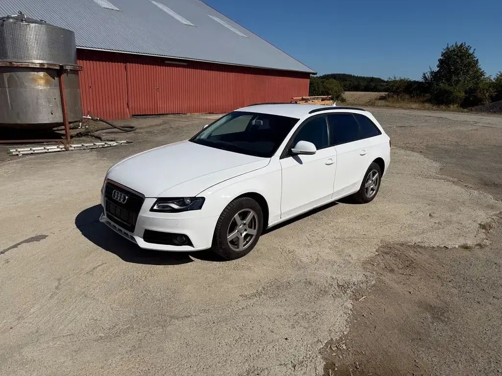 Gebraucht Audi A4 Attraction 143 PS (105 kW) 2008 Weiß Kombi