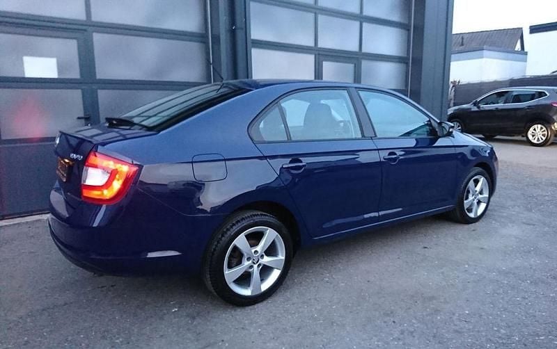 Gebraucht Skoda Rapid Style 125 PS (91 kW) 2015 Blau Kleinwagen