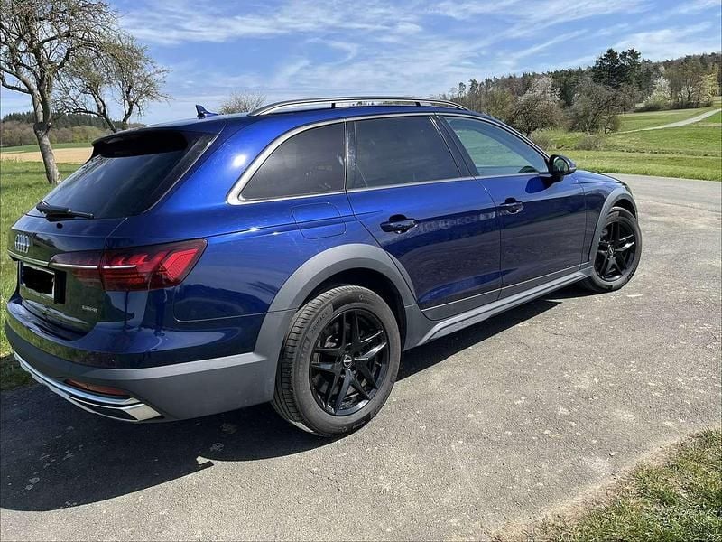 Gebraucht Audi A4 Allroad Basis 231 PS (169 kW) 2020 Blau Kombi