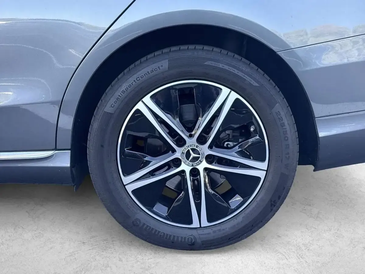 Gebraucht Mercedes C220 Avantgarde 194 PS (142 kW) 2020 Grau Kombi