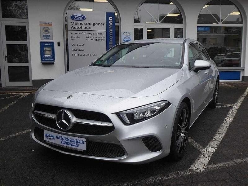 Gebraucht Mercedes A220 190 PS (139 kW) 2019 Iridiumsilber  metalliclack (metallic) Limousine