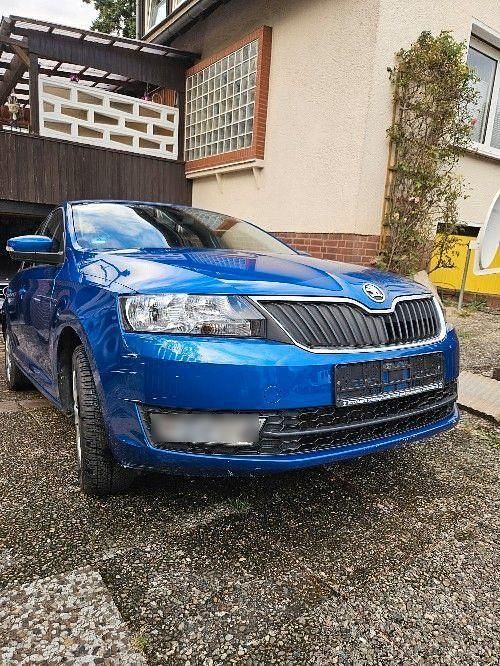 Blau Gebraucht 2015 Skoda Rapid Ambition Kombi | 9.500 € (Fairer Preis) - Bild 1/4