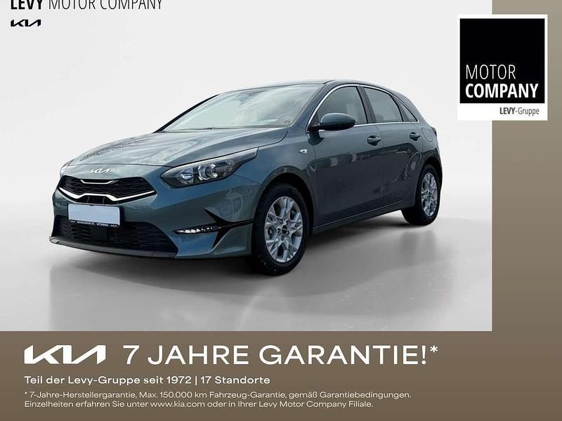 Grau Neu 2025 Kia Ceed Vision Limousine | 25.422 € (Fairer Preis) - Bild 1/4