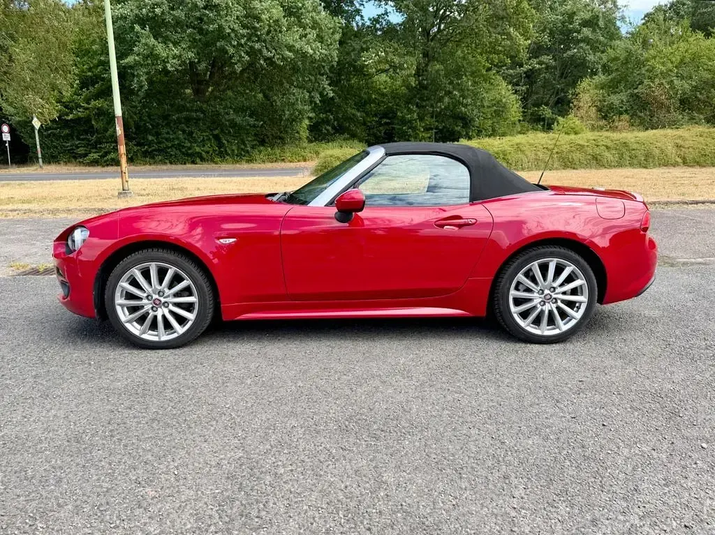 Gebraucht Fiat 124 Spider Lusso 140 PS (102 kW) 2017 Rot Cabrio