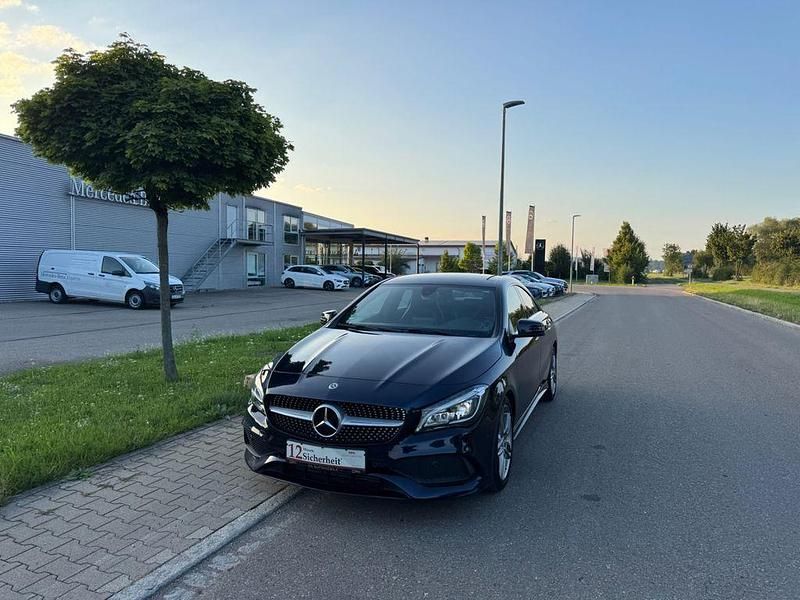 Blau Gebraucht 2018 Mercedes CLA180 AMG Limousine | 17.670 € (Fairer Preis) - Bild 1/4