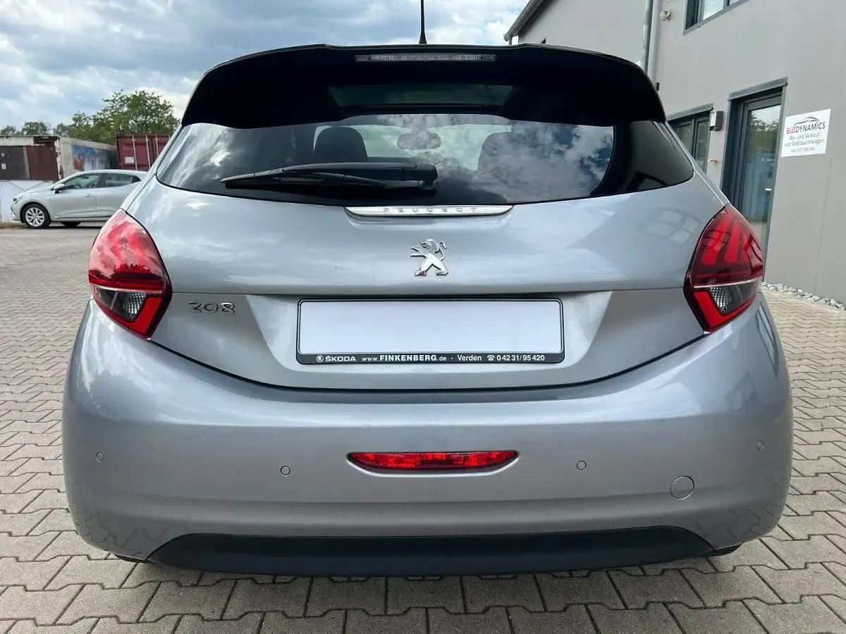 Gebraucht Peugeot 208 Signature Sky 83 PS (61 kW) 2019 Grau Kleinwagen