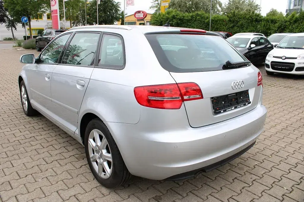 Gebraucht Audi A3 Sport 105 PS (77 kW) 2012 Silber Kleinwagen