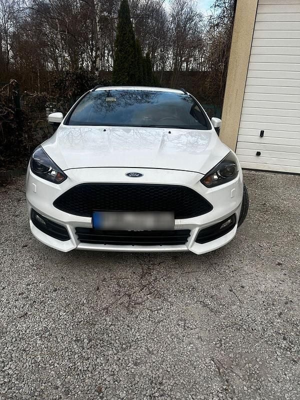 Gebraucht Ford Focus Sport 250 PS (183 kW) 2015 Weiß Kombi