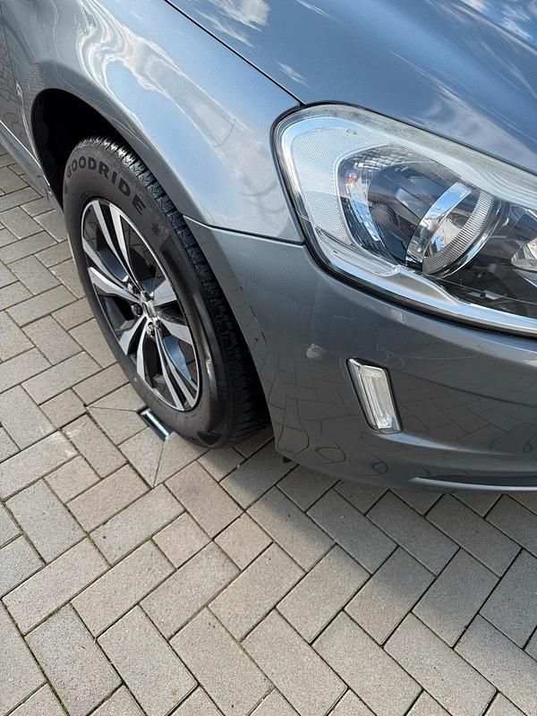 Gebraucht Volvo XC60 150 PS (110 kW) 2016 Grau SUV