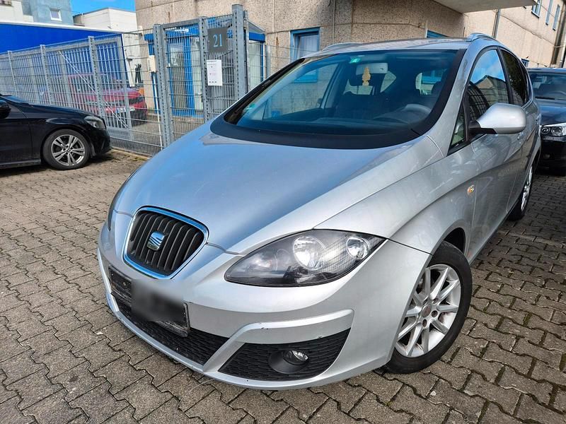 Silber Gebraucht 2013 Seat Altea XL Van / Kleinbus | 4.400 € (Guter Preis) - Bild 1/4