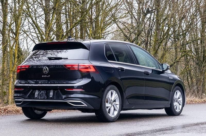 Gebraucht VW Golf VII Style 150 PS (110 kW) 2020 Schwarz Limousine