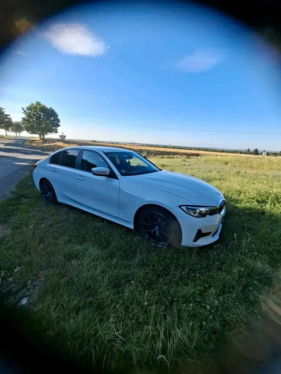 Gebraucht BMW 318 Performance 154 PS (113 kW) 2023 Weiß Limousine