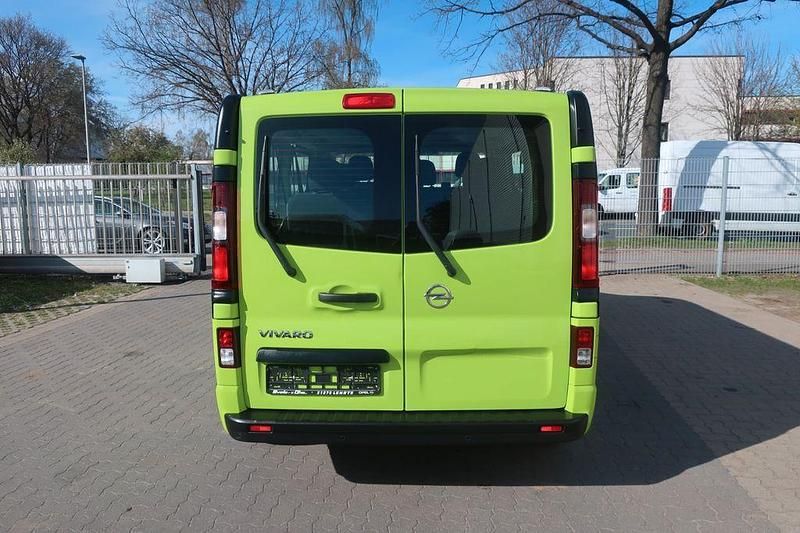 Gebraucht Opel Vivaro 95 PS (69 kW) 2018 Grün Van / Kleinbus