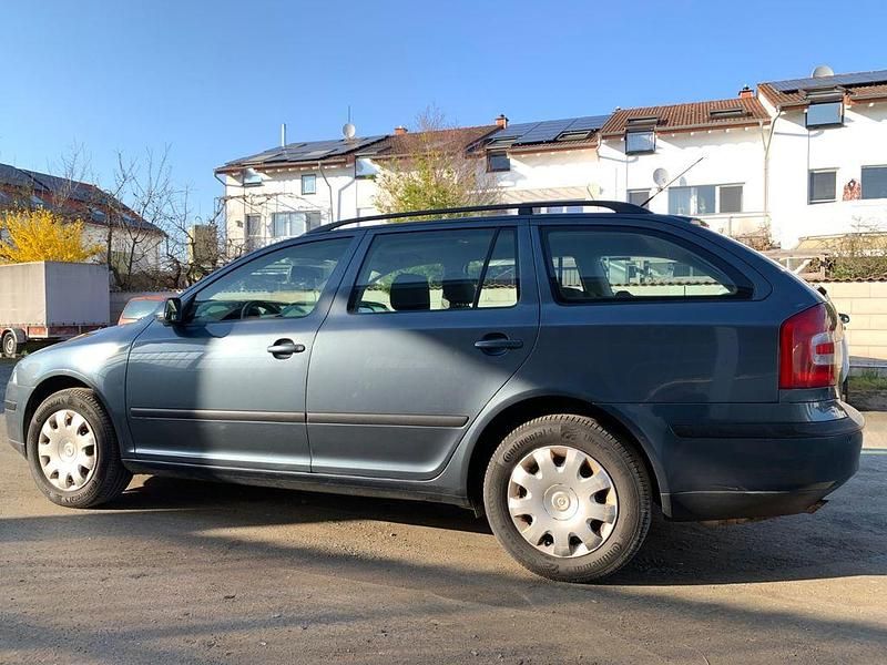 Gebraucht Skoda Octavia Elegance 116 PS (85 kW) 2005 Grau Kombi