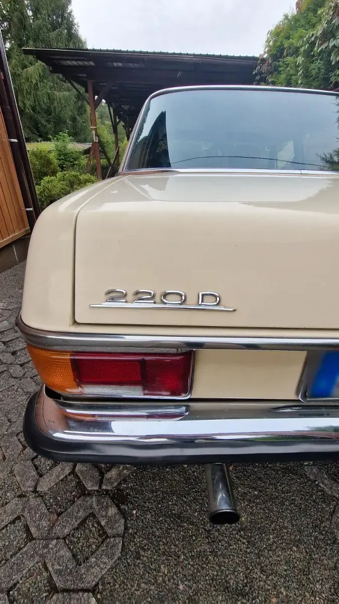 Gebraucht Mercedes W115 60 PS (44 kW) 1973 Beige Limousine