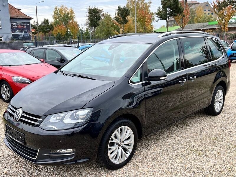 Deep black perleffekt Gebraucht 2017 VW Sharan Highline Van / Kleinbus | 15.998 € (Fairer Preis) - Bild 1/4