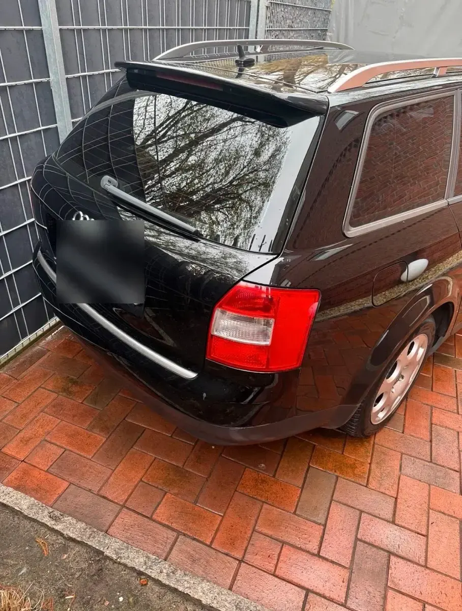 Gebraucht Audi A4 131 PS (96 kW) 2002 Schwarz Kombi