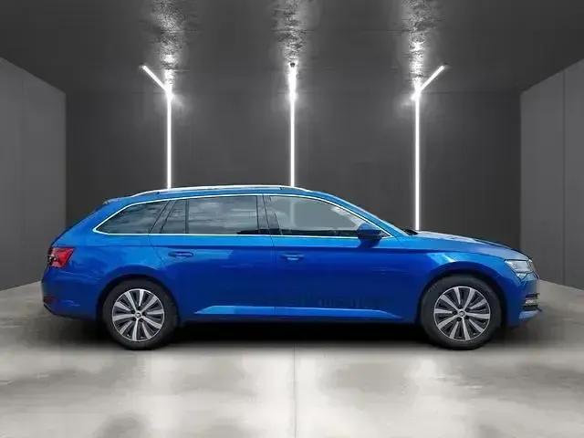 Gebraucht Skoda Superb 280 PS (205 kW) 2022 Blau Kombi