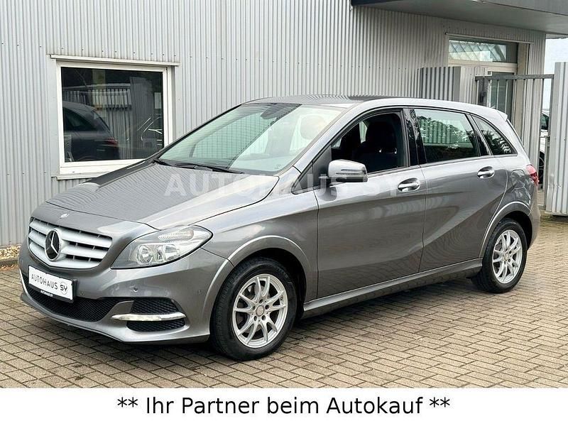Gebraucht Mercedes B200 156 PS (114 kW) 2015 Grau Van / Kleinbus