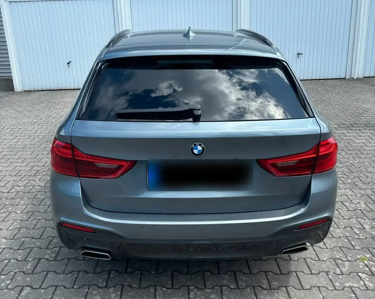 Gebraucht BMW 520 M Sport 190 PS (139 kW) 2018 Blau Kombi