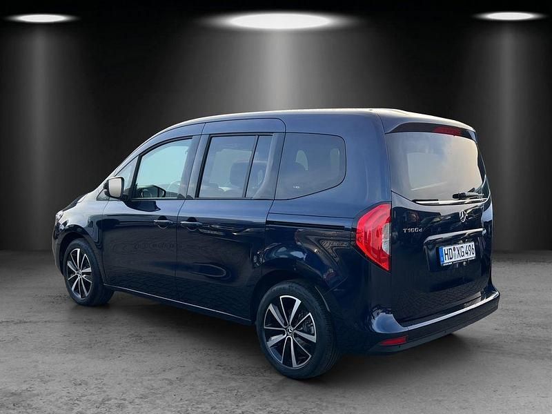 Gebraucht Mercedes T180 Progressive 116 PS (85 kW) 2025 Blau Van / Kleinbus