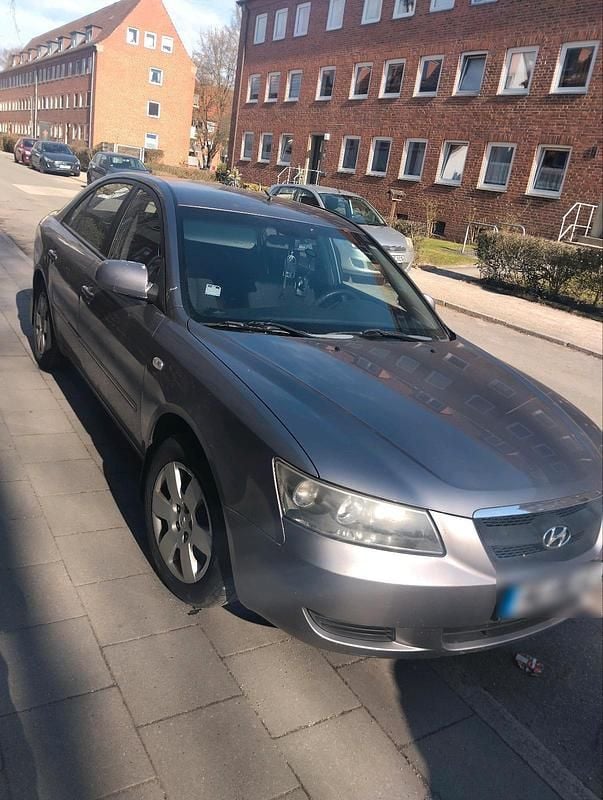 Gebraucht Hyundai Sonata 140 PS (102 kW) 2007 Grau Limousine