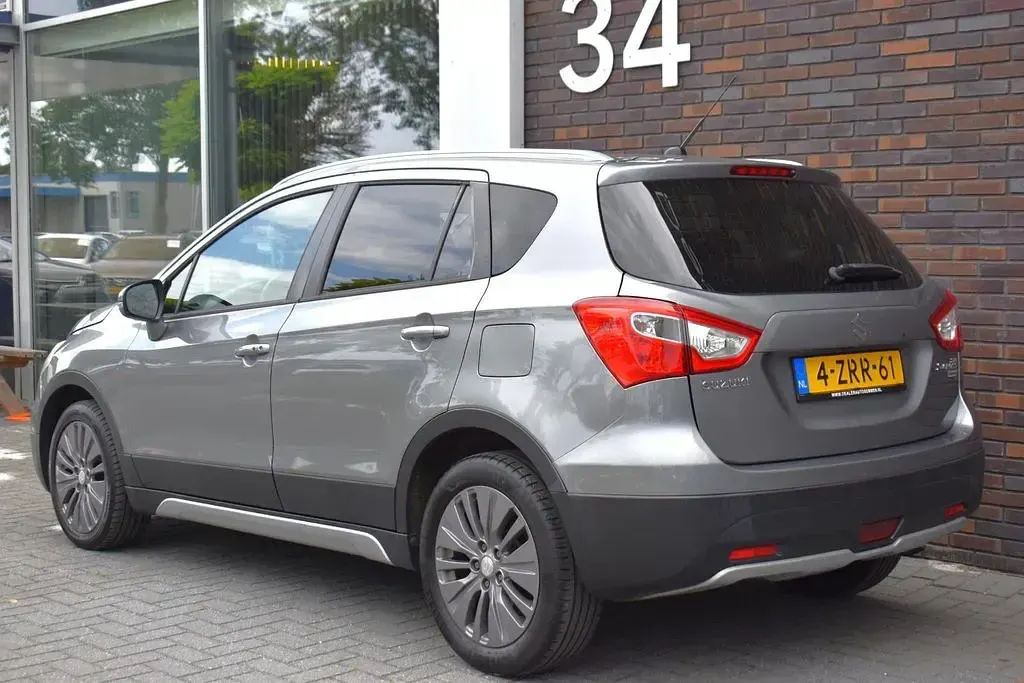 Gebraucht Suzuki SX4 S-Cross Exclusive 120 PS (88 kW) 2015 Grau SUV