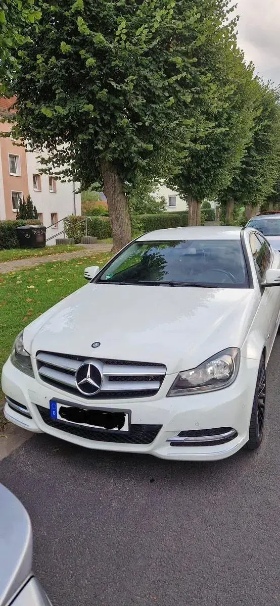 Gebraucht Mercedes C180 AMG Edition 1 156 PS (114 kW) 2011 Weiß Coupé