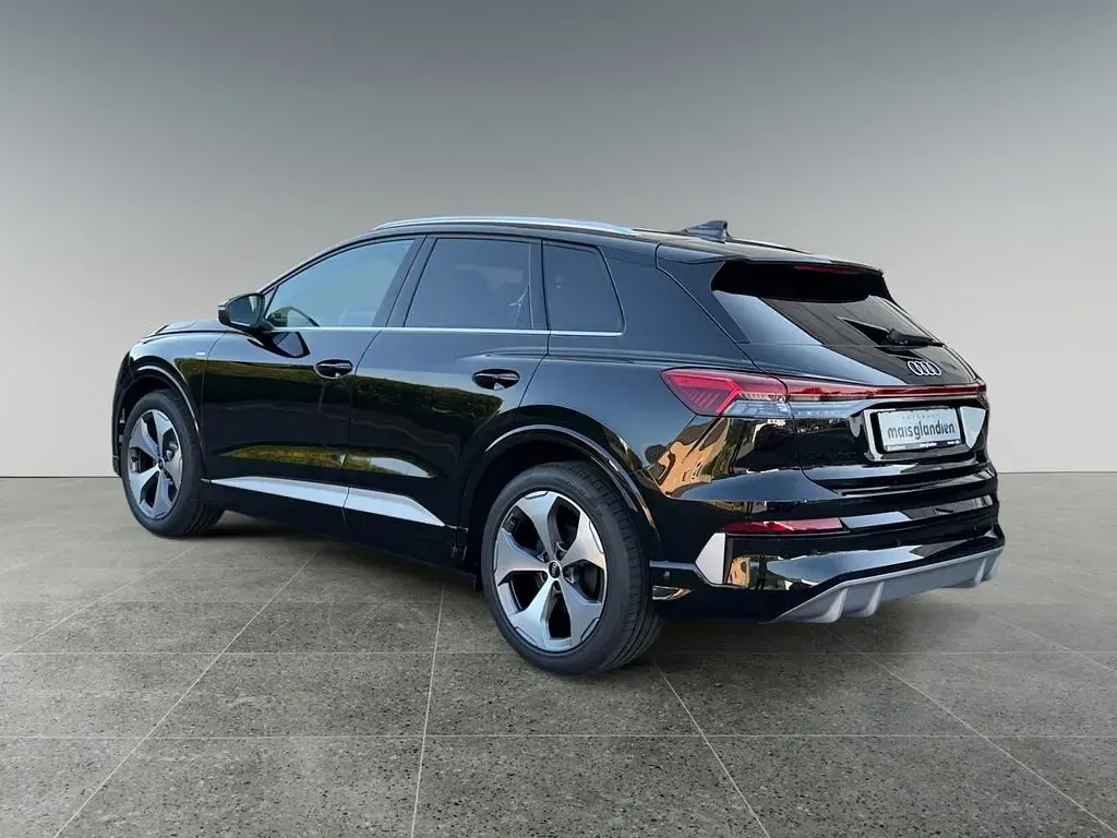 Neu Audi Q4 Sportback e-tron S-Line 250 kW (340 PS) 2026 Mythosschwarz metallic SUV