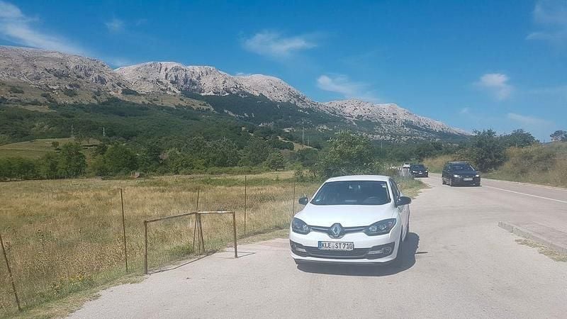 Weiß Gebraucht 2015 Renault Mégane LIMITED Limousine | 6.750 € (Fairer Preis) - Bild 1/1