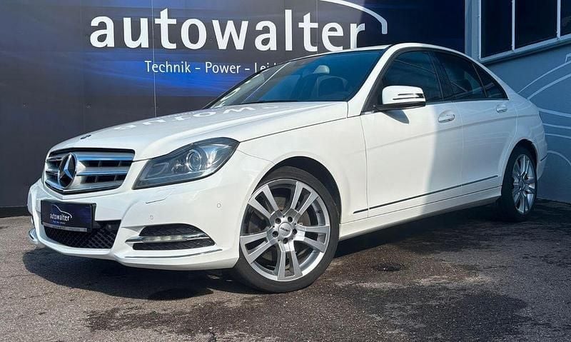 Weiß Gebraucht 2013 Mercedes C300 Limousine | 10.900 € (Guter Preis) - Bild 1/4