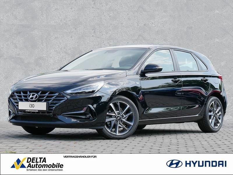 Phantom black Gebraucht 2022 Hyundai i30 Trend Limousine | 14.075 € (Fairer Preis) - Bild 1/4