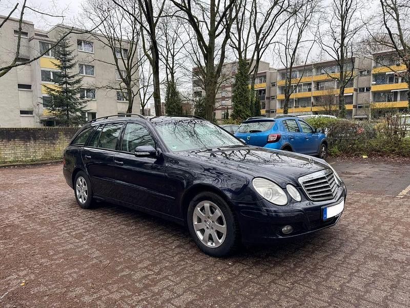 Gebraucht Mercedes E280 190 PS (139 kW) 2009 Blau Limousine