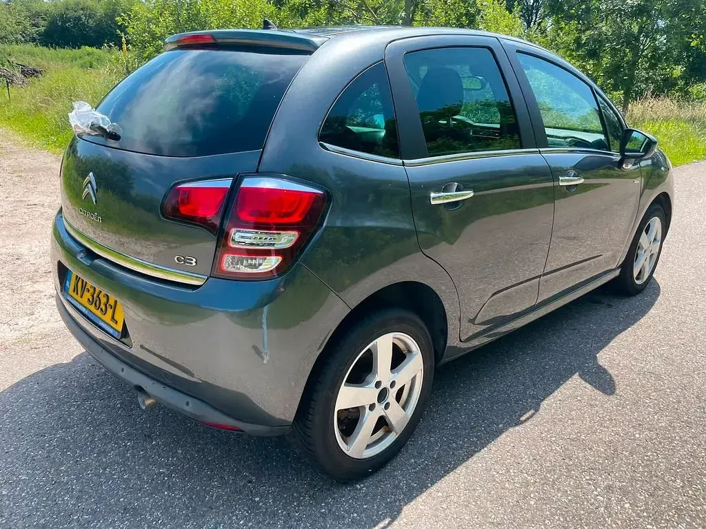 Gebraucht Citroën C3 Exclusive 99 PS (72 kW) 2017 Grau Limousine