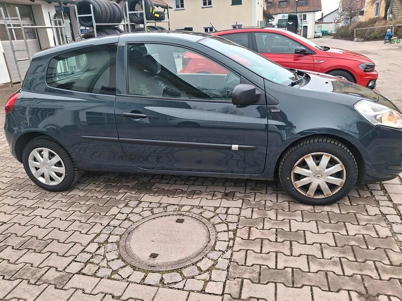Gebraucht Renault Clio III 75 PS (55 kW) 2012 Blau Kleinwagen