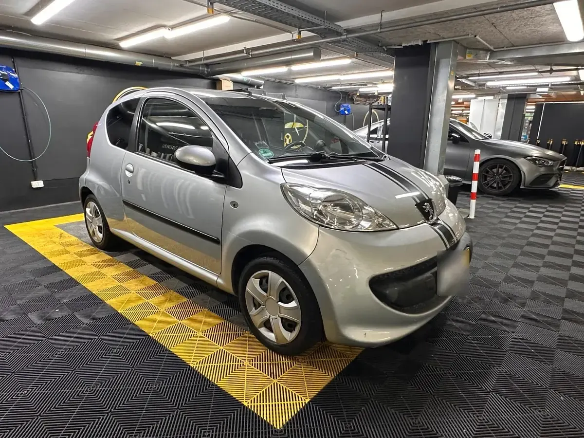 Gebraucht Peugeot 107 69 PS (50 kW) 2007 Kleinwagen