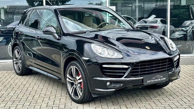 Tiefschwarz Gebraucht 2011 Porsche Cayenne Turbo SUV | 37.800 € (Teuer) - Bild 1/4