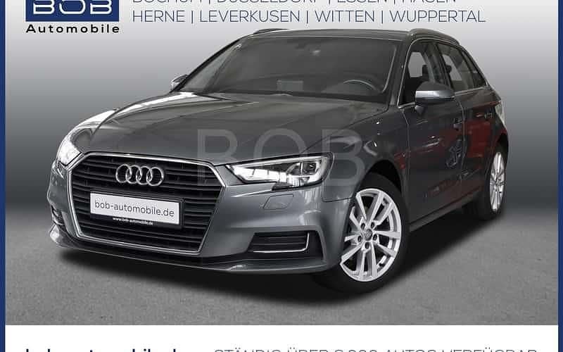 Grau Gebraucht 2017 Audi A3 Sportback Design Limousine | 17.790 € (Fairer Preis) - Bild 1/4