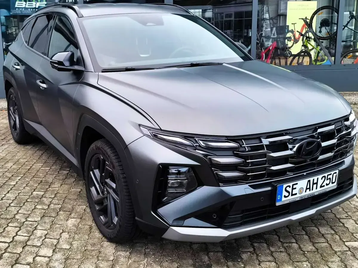 Gebraucht Hyundai Tucson 160 PS (117 kW) 2025 Pine green matt SUV