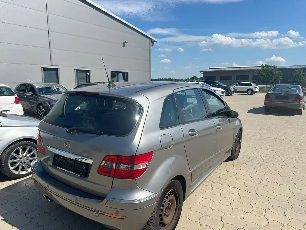 Gebraucht Mercedes B170 116 PS (85 kW) 2006 Grau Van / Kleinbus