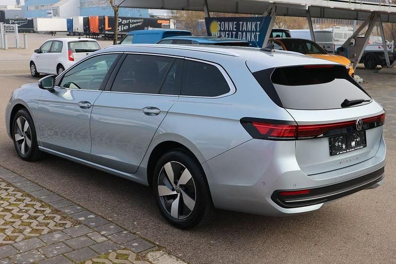 Gebraucht VW Passat Business 150 PS (110 kW) 2024 Silber Kombi