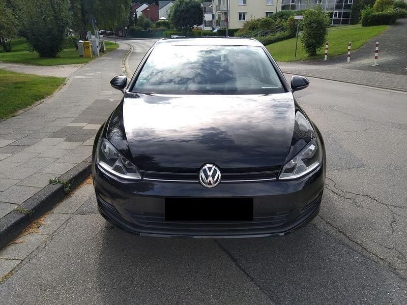 Schwarz Gebraucht 2013 VW Golf VII Comfortline Limousine | 8.399 € (Fairer Preis) - Bild 1/4