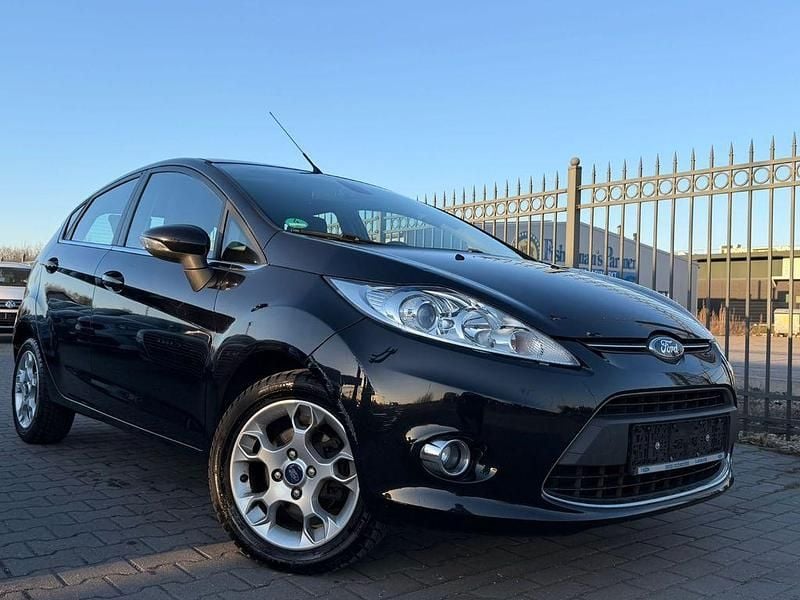 Gebraucht Ford Fiesta Titanium 82 PS (60 kW) 2012 Schwarz Kleinwagen
