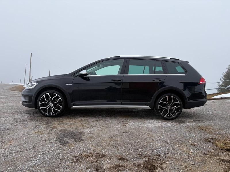 Gebraucht VW Golf Alltrack Family 184 PS (135 kW) 2018 Schwarz Kombi
