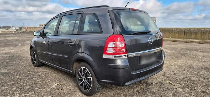 Gebraucht Opel Zafira 125 PS (91 kW) 2012 Grau Van / Kleinbus