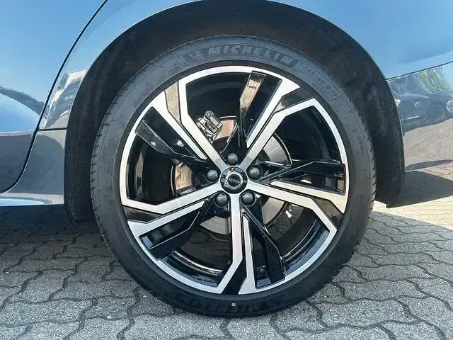 Gebraucht Volvo V60 Plus 197 PS (144 kW) 2025 Blau Kombi