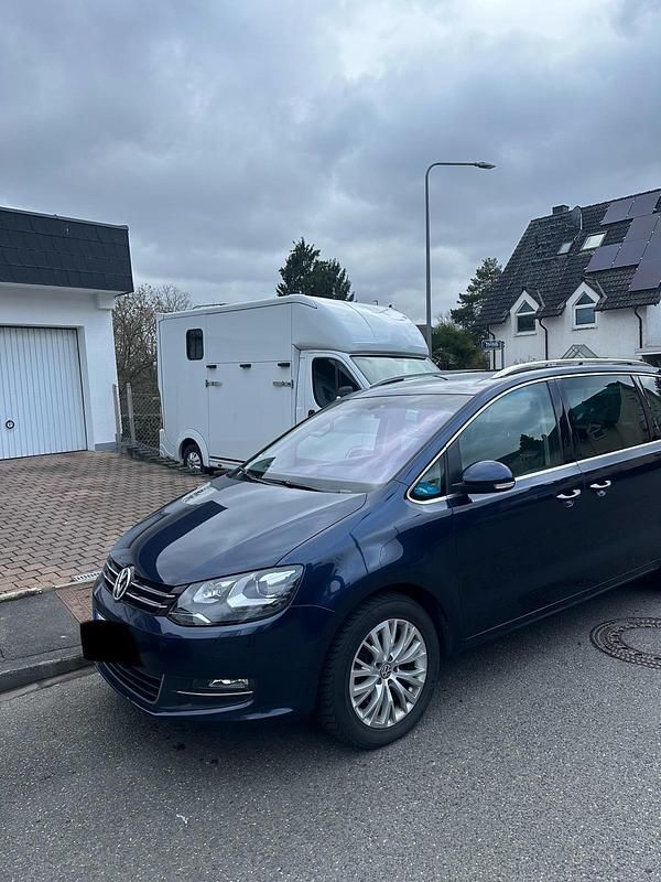 Gebraucht VW Sharan 177 PS (130 kW) 2014 Blau Van / Kleinbus